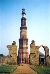 Top 10 most visiting place in Delhi Qutub minar 